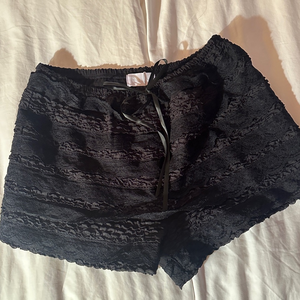 Ruffle mini shorts